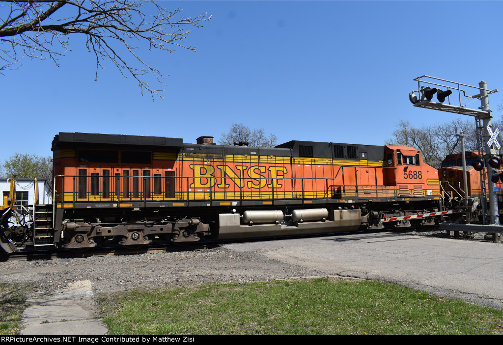 BNSF 5688